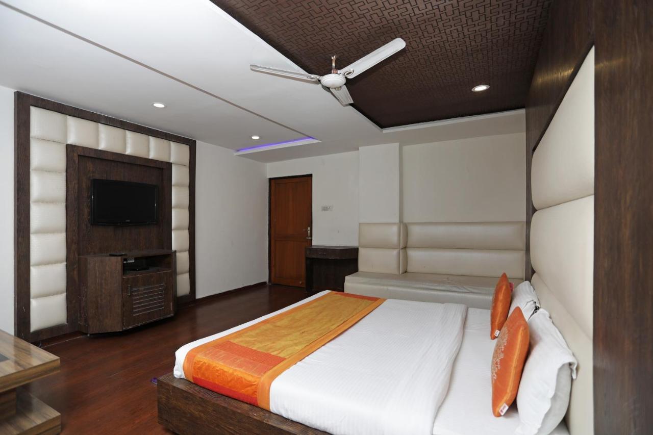 The Gagan Plaza Hotel Kanpur Buitenkant foto