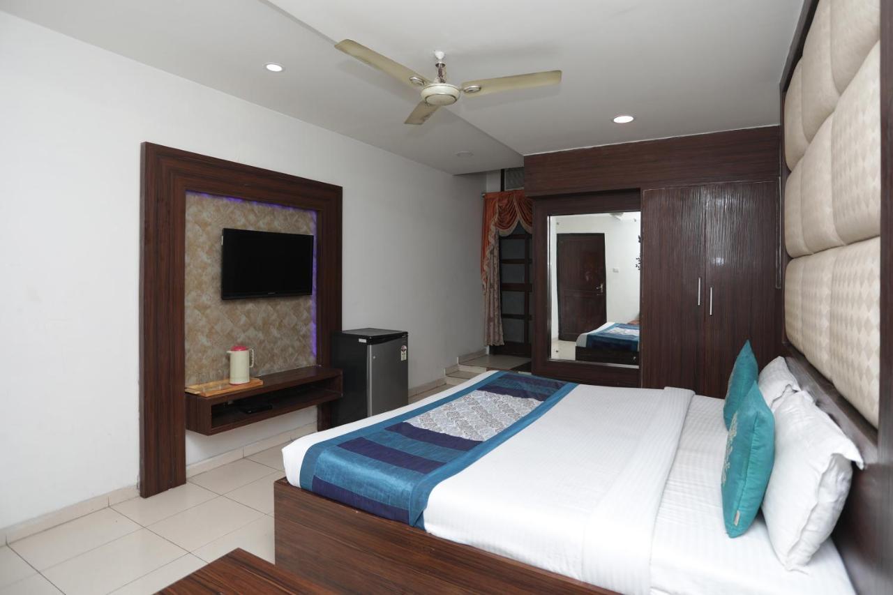 The Gagan Plaza Hotel Kanpur Buitenkant foto