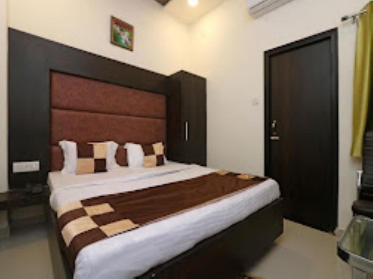 The Gagan Plaza Hotel Kanpur Buitenkant foto