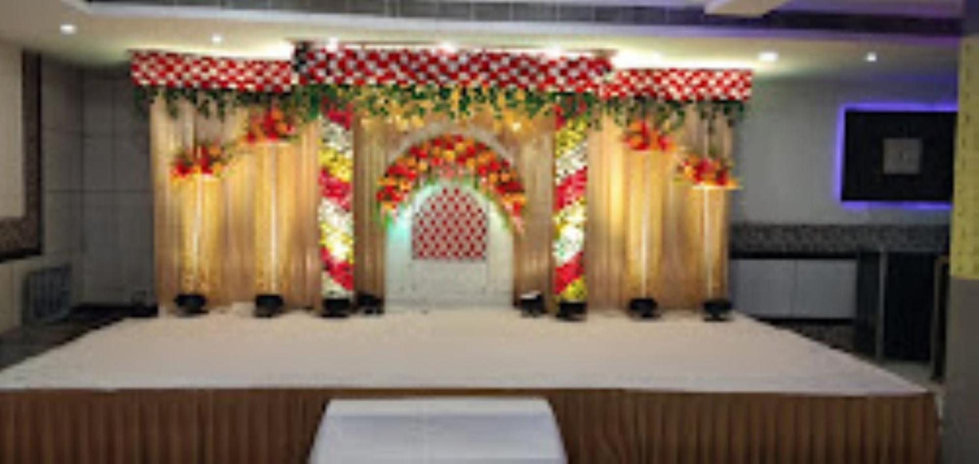 The Gagan Plaza Hotel Kanpur Buitenkant foto